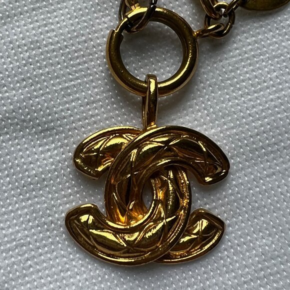 Chanel Woven/Quilted (Matelassé) CC Pendant Necklace—Rope Twist CC Pendant - Picture 3 of 6